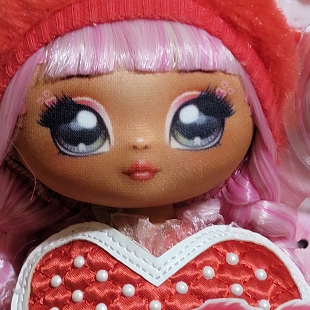 NWT Valentina Moore Na! Na! Na! SURPRISE Sweetest Hearts. Doll